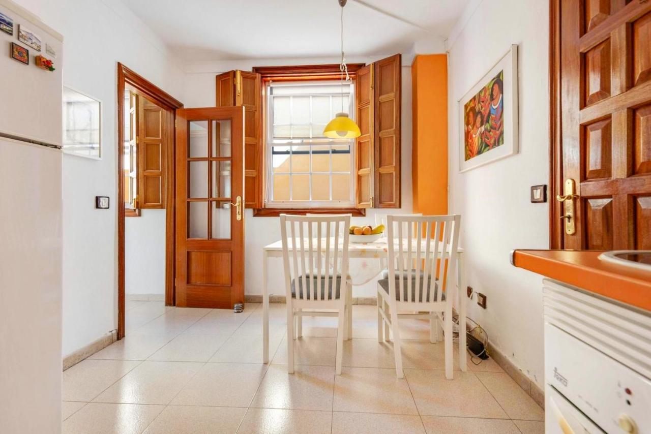 Remarkable 2-Bed House In Arona Arona  Exterior foto