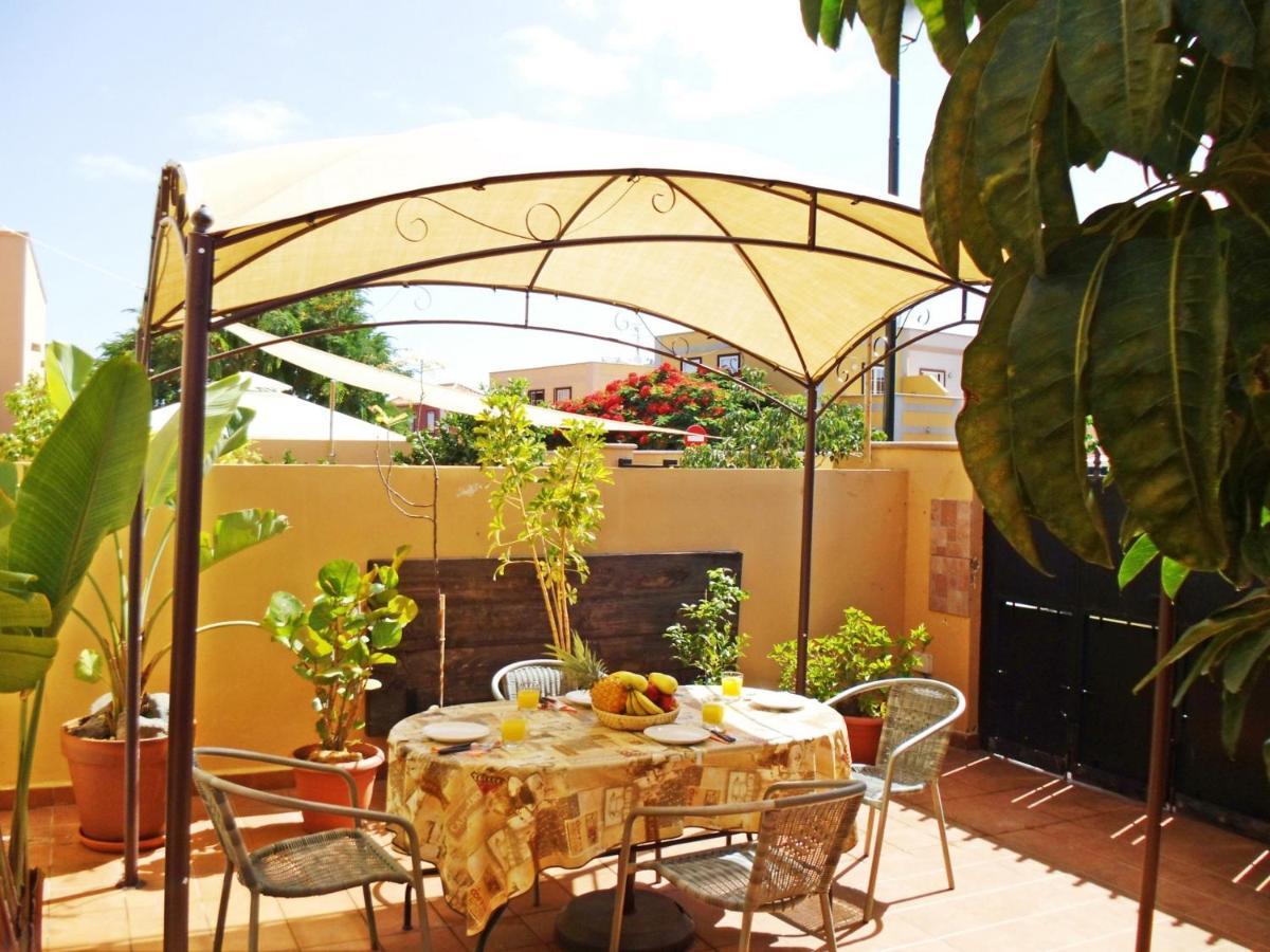 Remarkable 2-Bed House In Arona Arona  Exterior foto