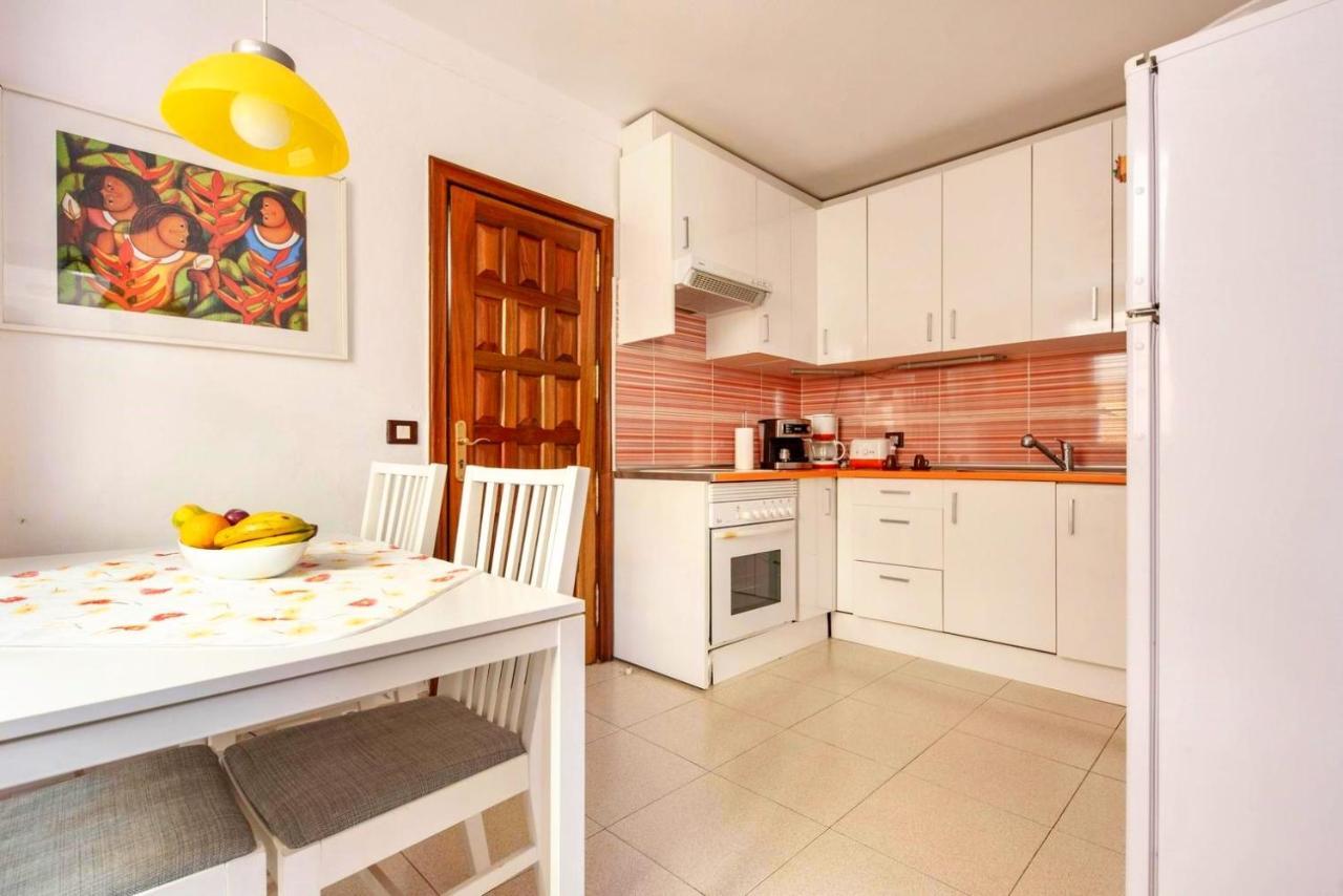 Remarkable 2-Bed House In Arona Arona  Exterior foto